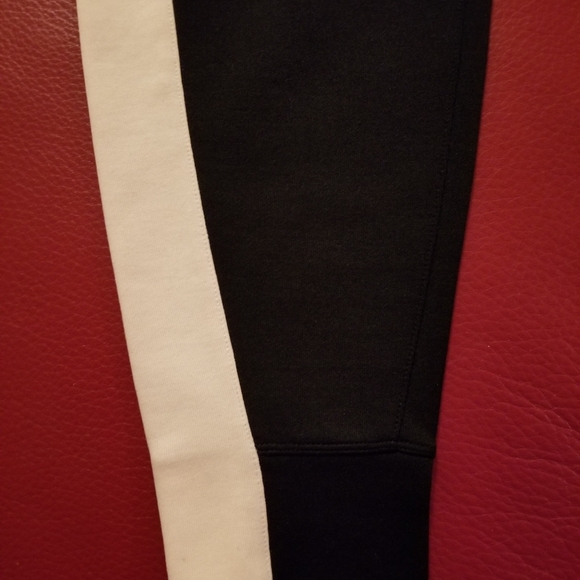 DKNY Pants Jogers. - Picture 9 of 9